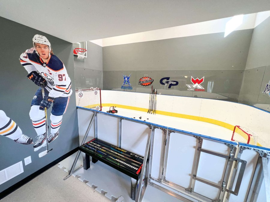 D1 Players Gate
